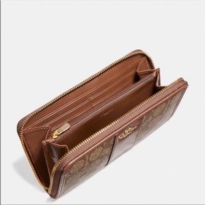 Coach Accordion Zip Wallet in Signature Canvas